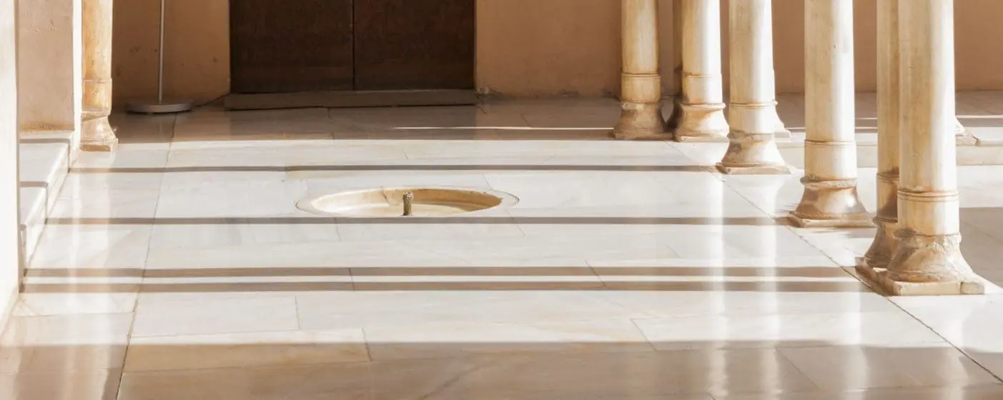 «Kiss me and smile for me…»