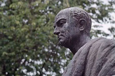 Estatua del filósofo Séneca